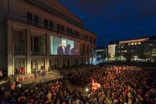 Lichtfest Leipzig 2019: Bundespräsident Frank-Walter Steinmeier bei der Eröffnung auf dem Augustusplatz. Foto: Tom Schulze