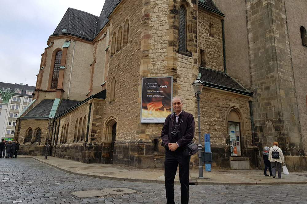 Der Journalist Richard Varr aus Houston vor der Nikolaikirche. Foto: Christina Witt/LTM