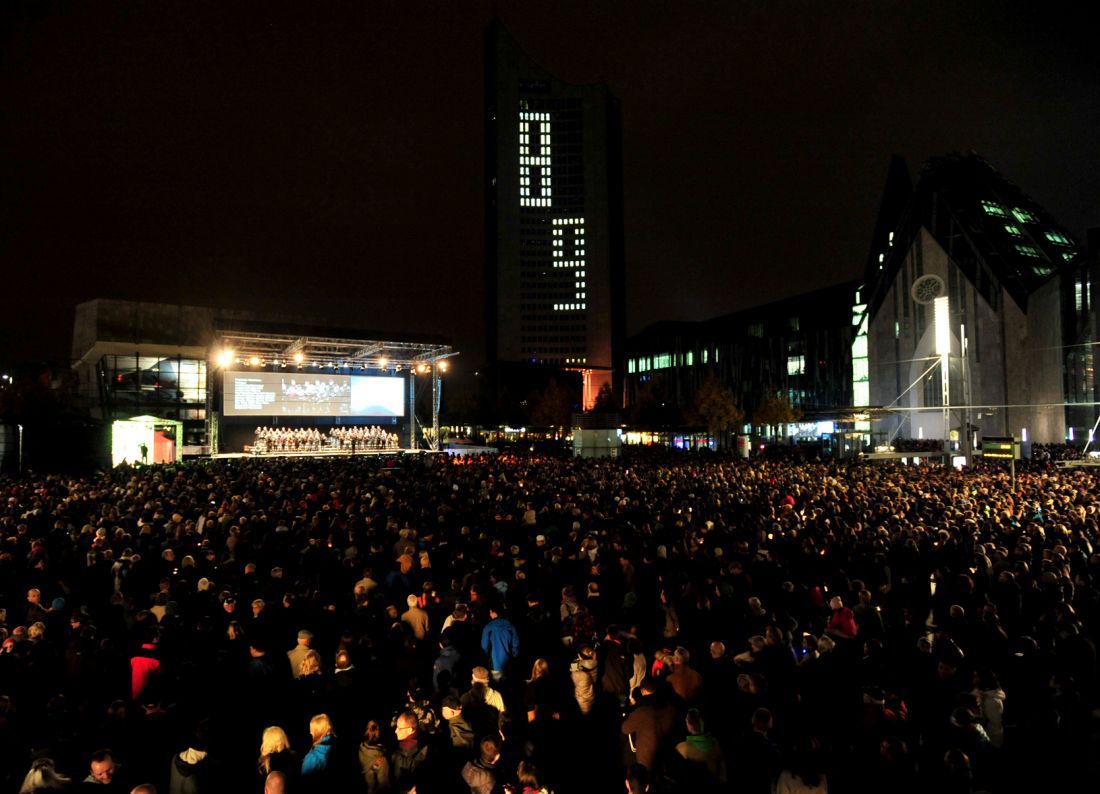 Lichtfest Leipzig 2015 - Blick auf den Augustusplatz. Quelle: Westend-PR/Dieter Grundmann